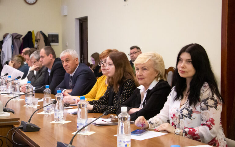 Одна из важнейших проблем: от обсуждения к решению