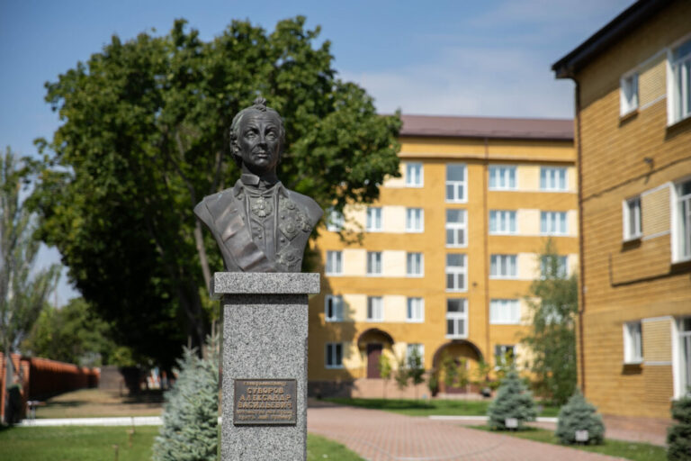 Курс молодого суворовца