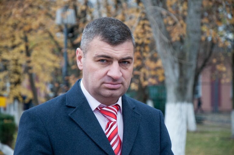 Вникать в государственные дела и народные нужды