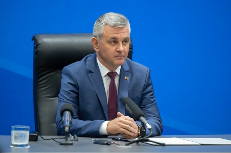Любите республику