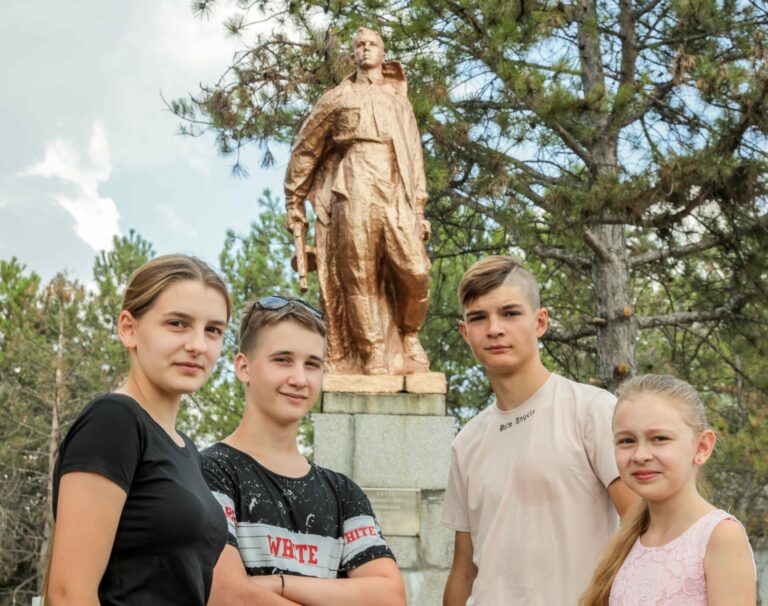 Солнечный образ героя