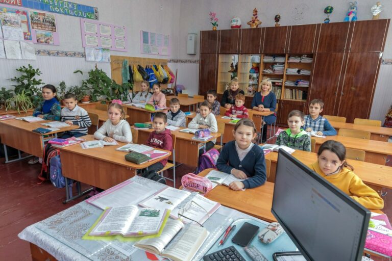 Меняю айтишника на учителя. С доплатой!