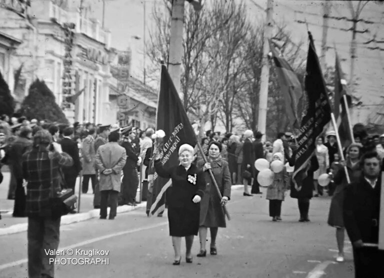 КРАСНЫЙ ОКТЯБРЬ. Каким он был?