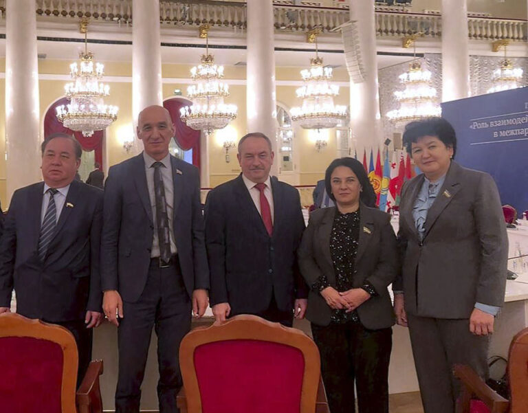 Межпарламентские связи крепнут