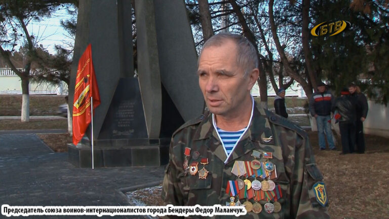 И памятью живут в веках они