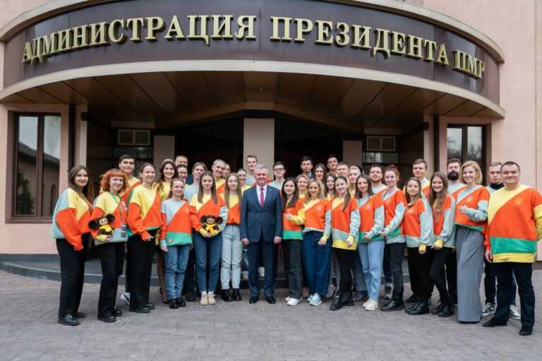 Минимум политики и максимум эмоций
