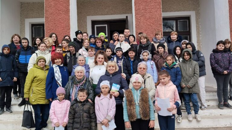Поэты пришли к читателям