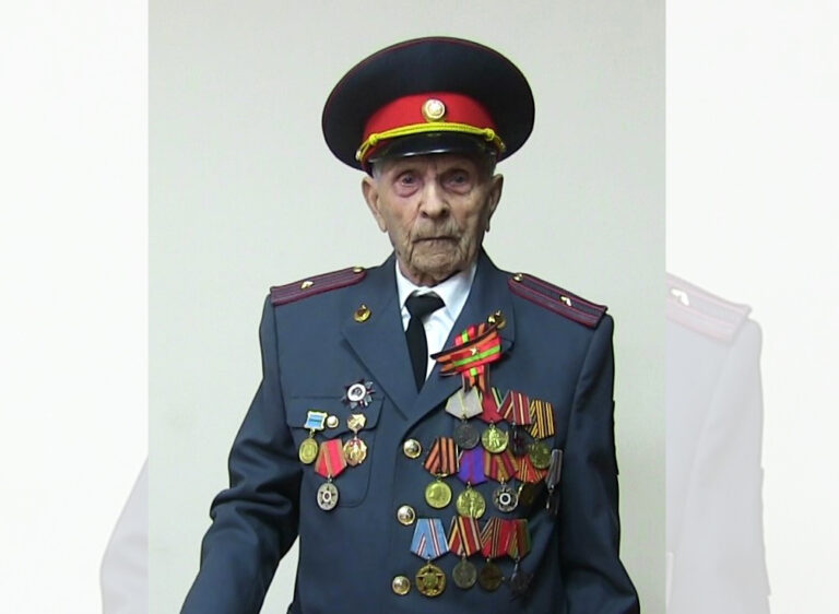Право поднять Знамя Победы