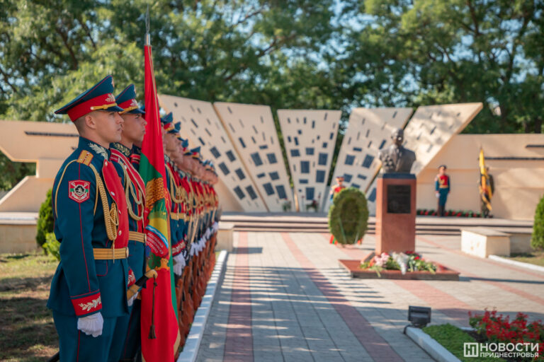 Вы пали, но вы не забыты!..