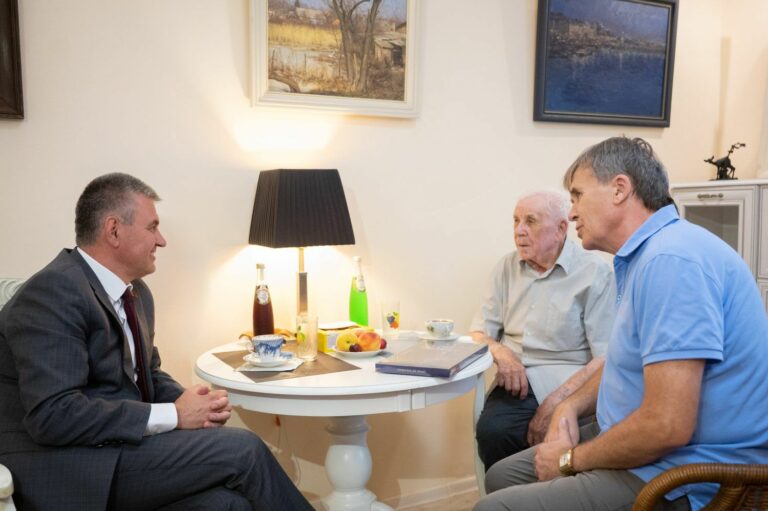 Президент в гостях у ветерана