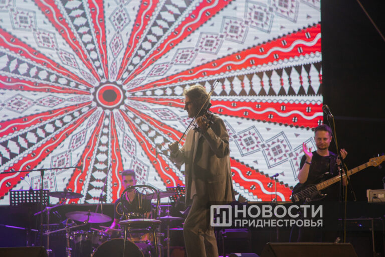 Музыка поверх барьеров