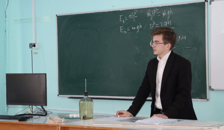 Науки юношей питают