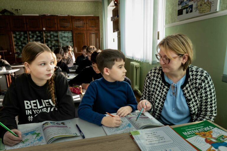 Жизнь входит в свою колею, или Лишь бы всё, как прежде…