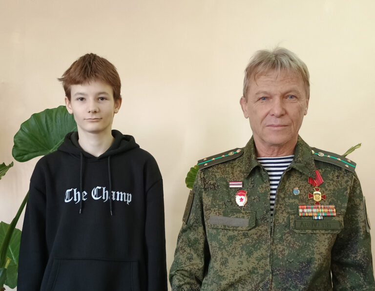 «Хочу похожим быть на папу!»