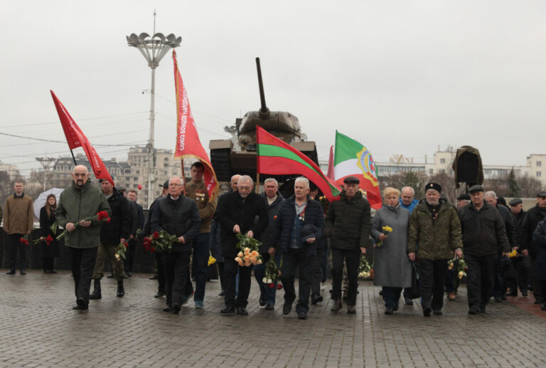 Из века в век надёжность и защита