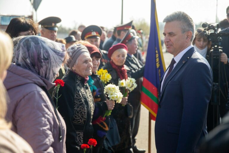 Нам не помнить об этом нельзя