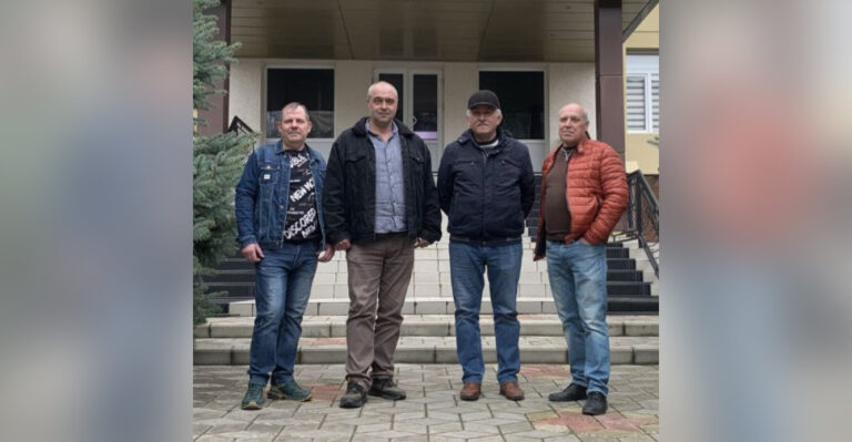 Трудовая доблесть в лицах: герои в рабочей форме