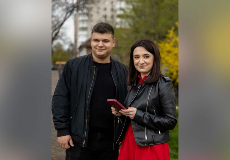 Быть достойными