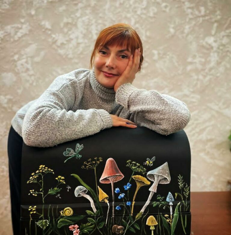 Её картины волшебные