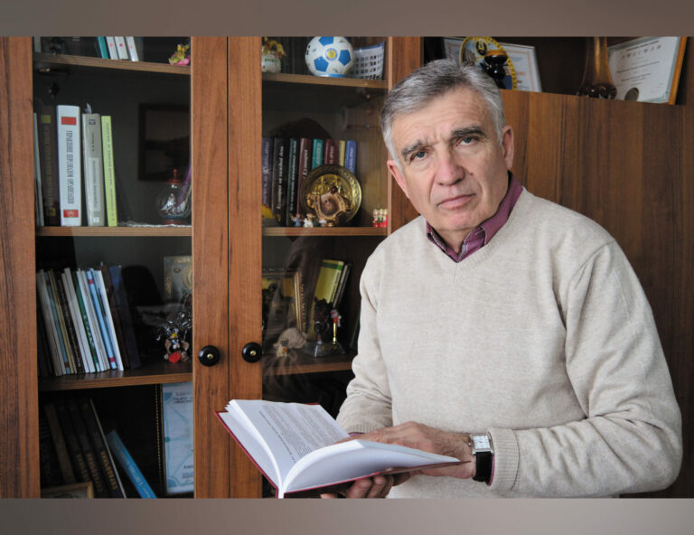 Читайте газету