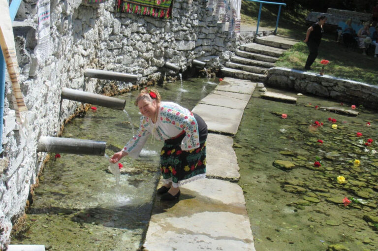 Живи, родник!