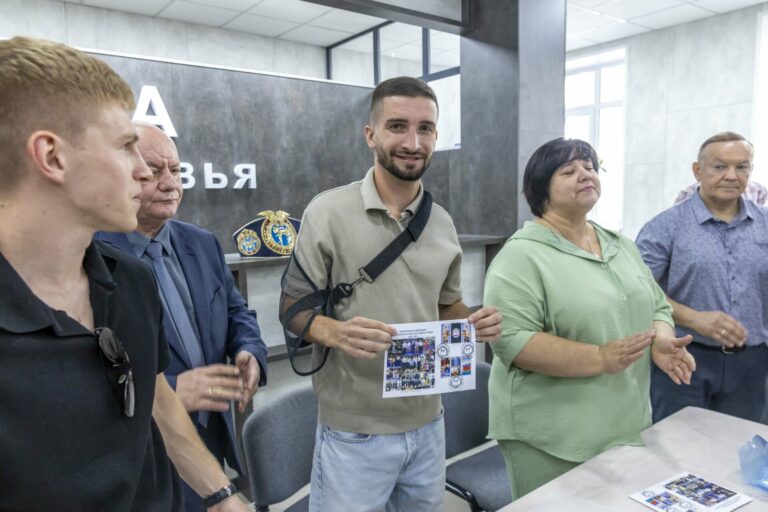 Кикбоксинг на марках