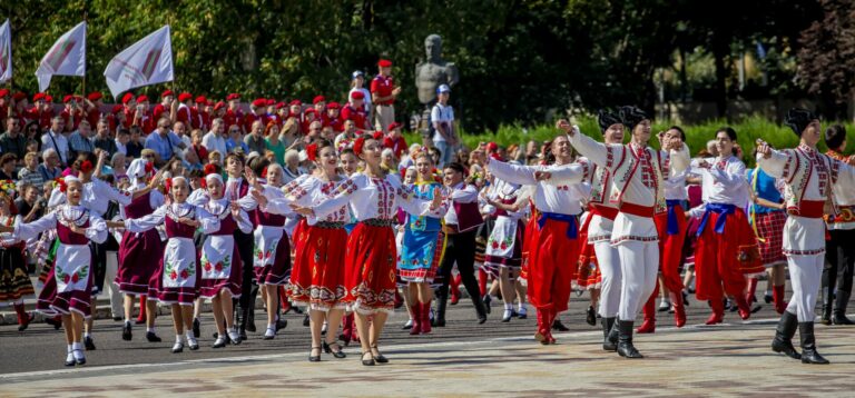 Солнцем озарённая страна