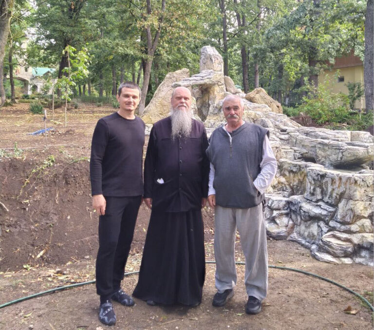 Молитва под журчание водопада