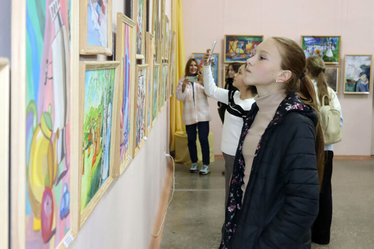 Четверть века — служению искусству