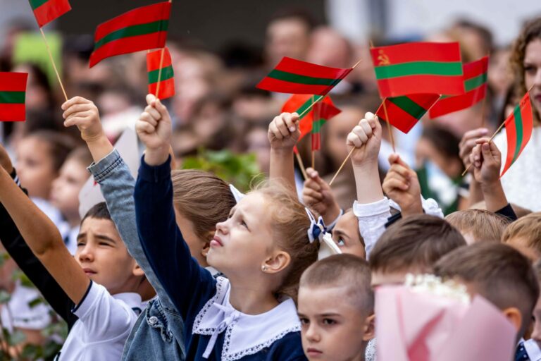 Патриотов растить с детства