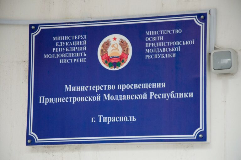 Воспитывать словом и примером
