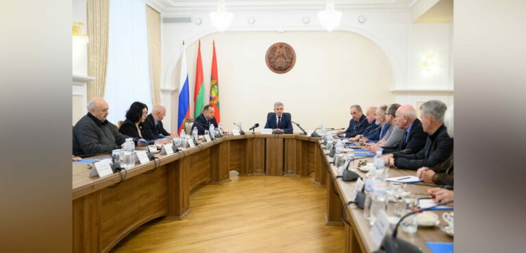 В кругу единой семьи