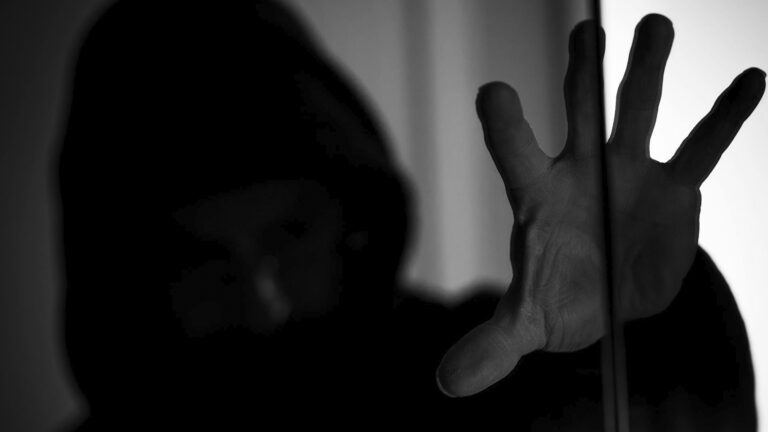 «Телефонные мошенники» в погонах