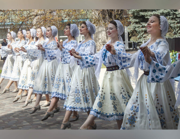 В краю дойн