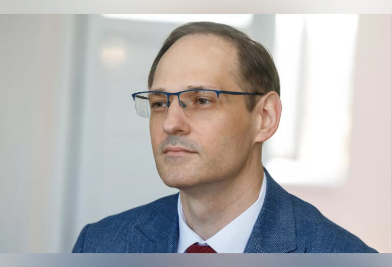 Между милитаризацией и блокадой