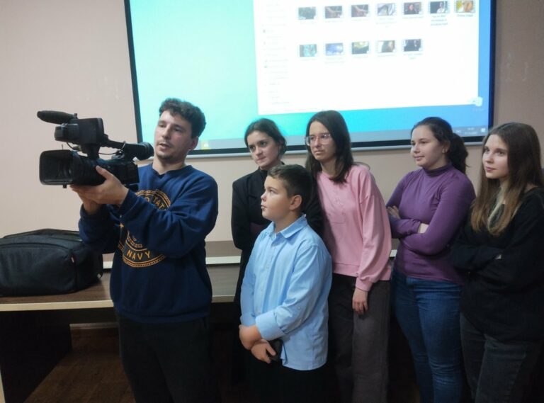 Сочетая теорию с практикой