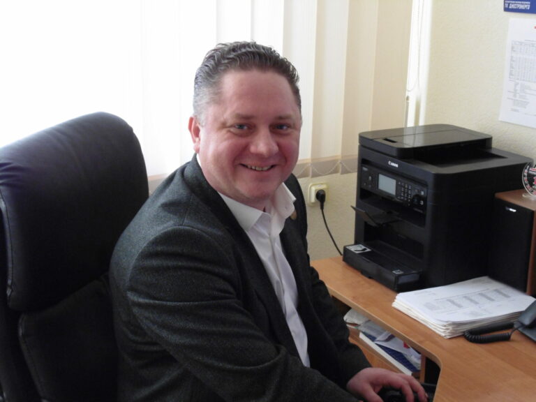 Свет в надёжных руках