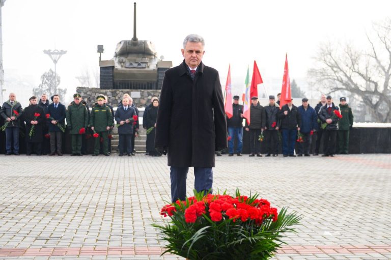 Единство поколений и верность традициям