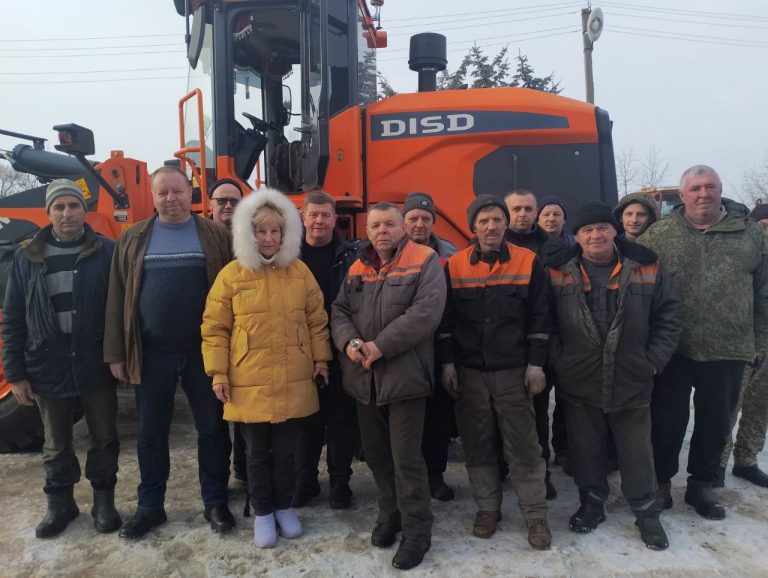 Пока зима не сдаётся, дорожники держат удар
