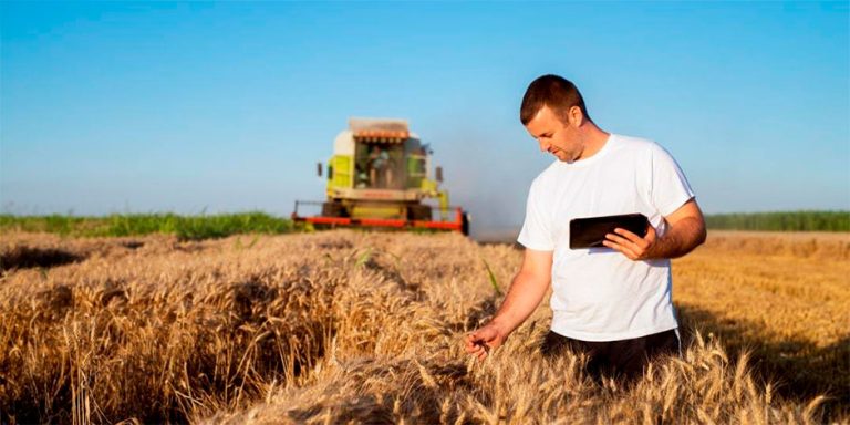 Агроном с пультом управления