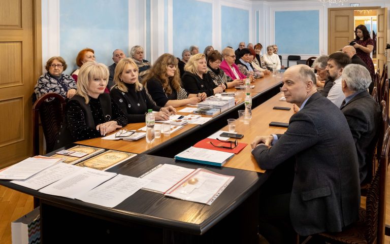 Пусть крепнет творческий союз!..