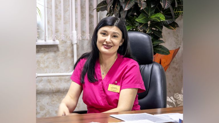 С детства хотела помогать людям