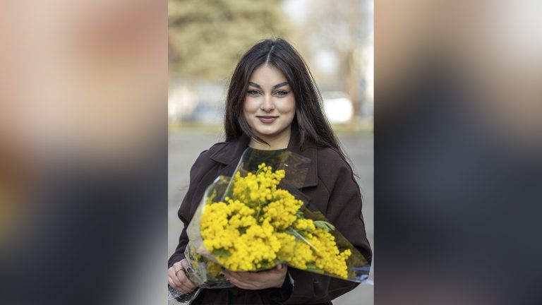 Дарите женщинам цветы!