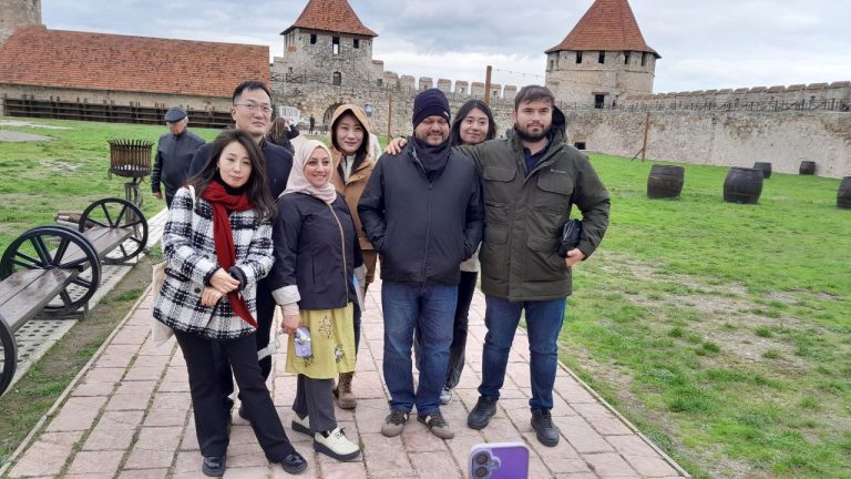 Открывая республику