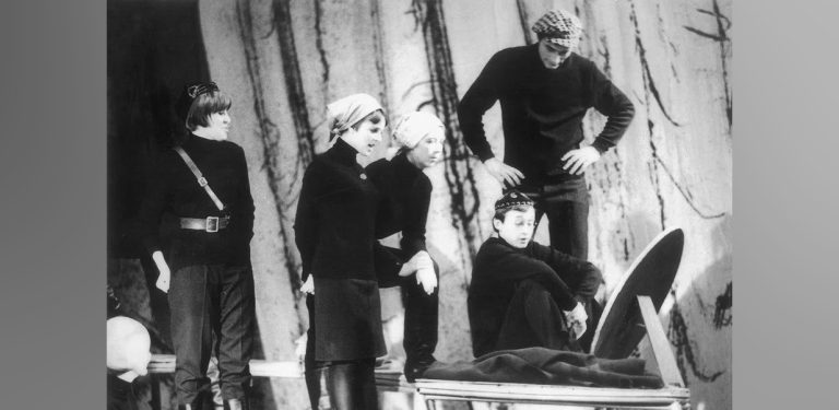 Заря нового театра