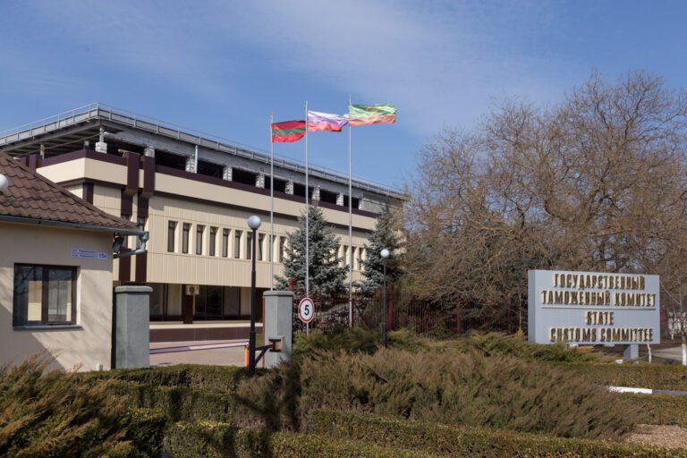 Импорт вырос, экспорт просел
