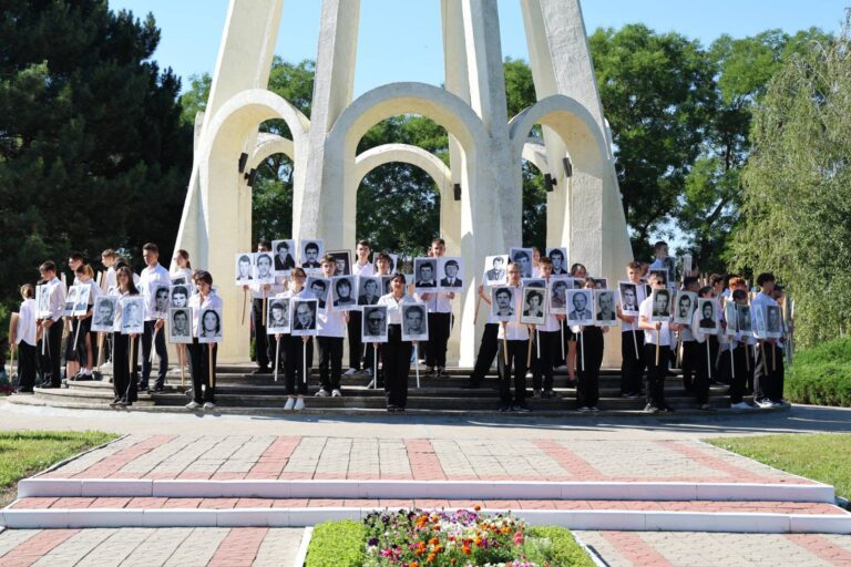 …А шрамы до сих пор видны