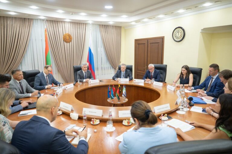 Нужен справедливый диалог