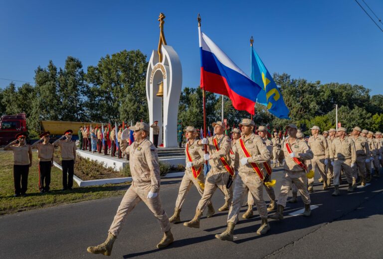 С миротворцами правда